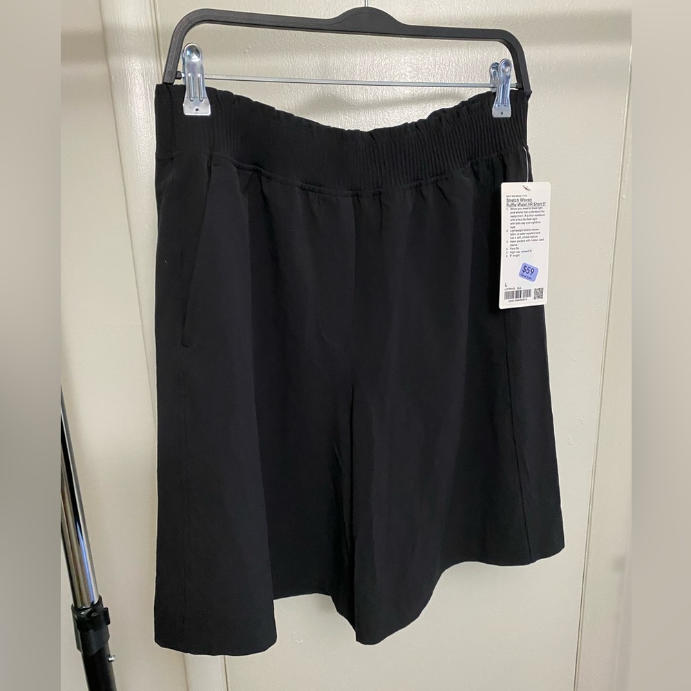 NWT$78 Lululemon Women's Stretch Woven Ruffle-Waist High- Rise Short 9" Size L